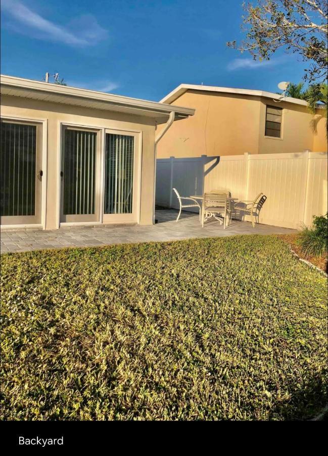 Cheerful Home With One Bedroom Cape Coral Exterior foto